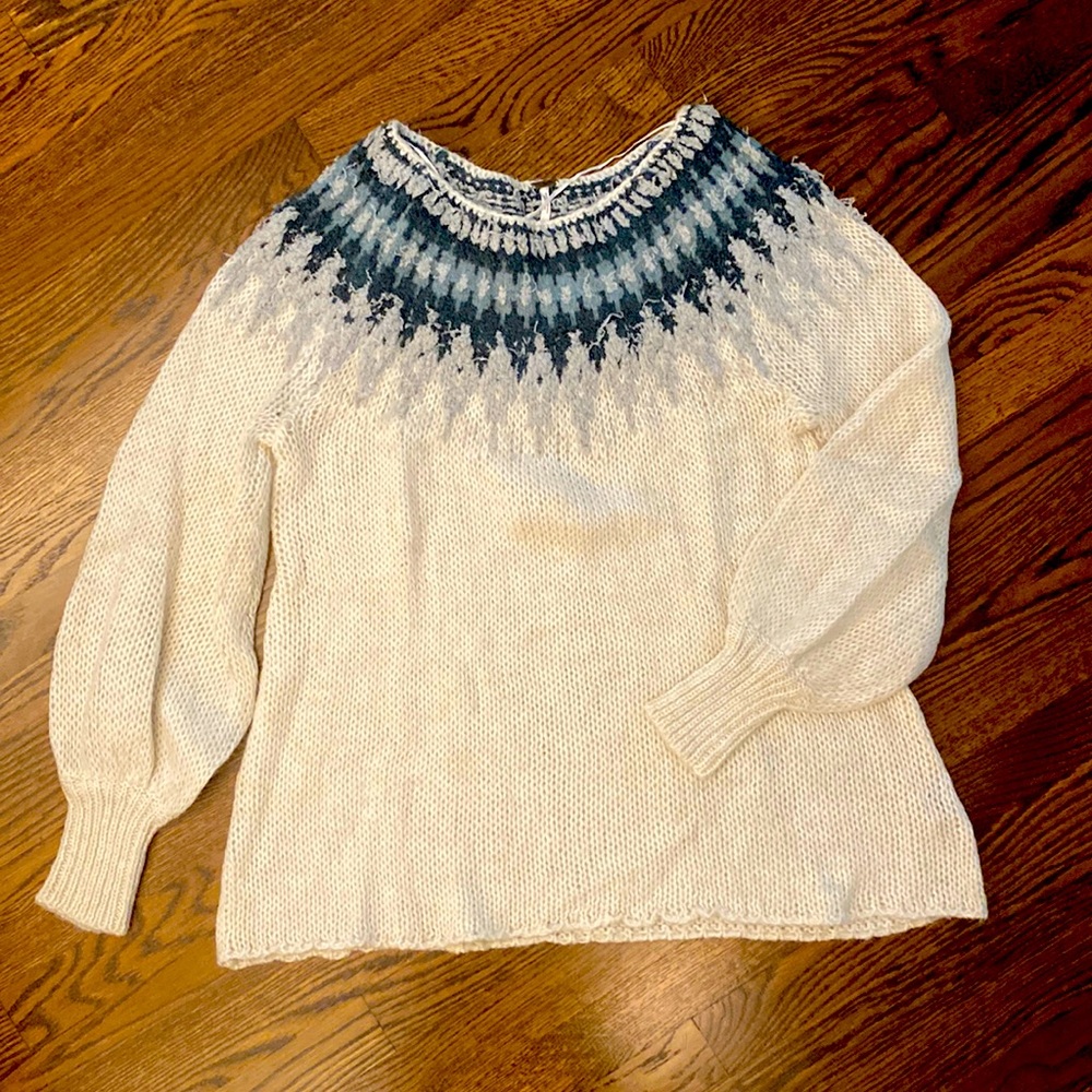 Free People Cream Tunic Sweater w Green/Grey yoke design. EUC. Size Medium